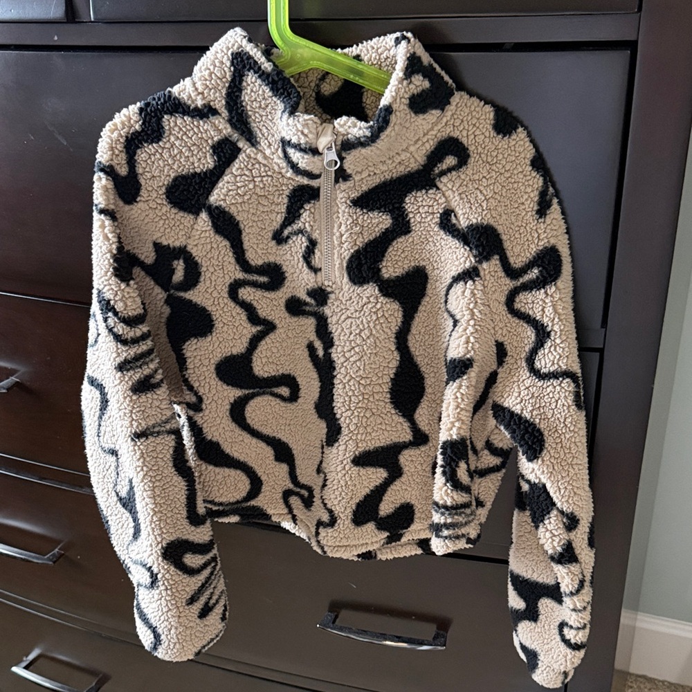 H&M Black and Tan Sherpa Jacket size 8-10